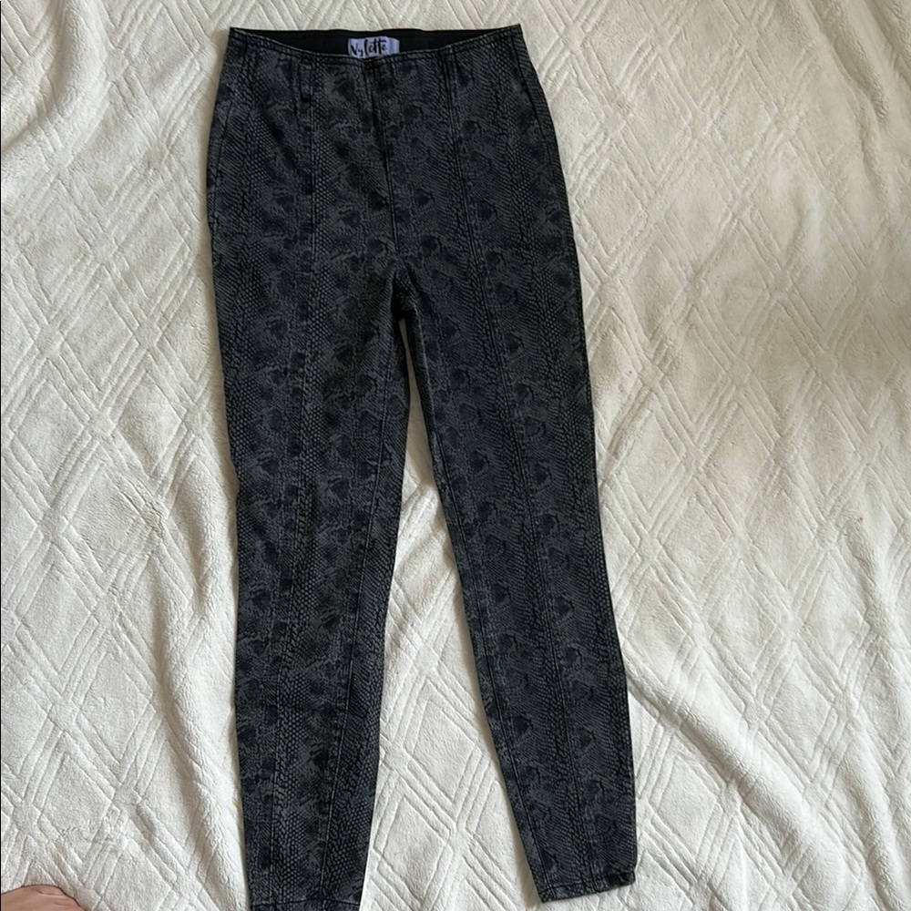 Stylish Black Skinny patterned Pants